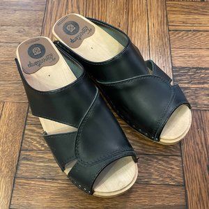 Troentorp Mariah clog sandal (size 38) black in excellent condition!